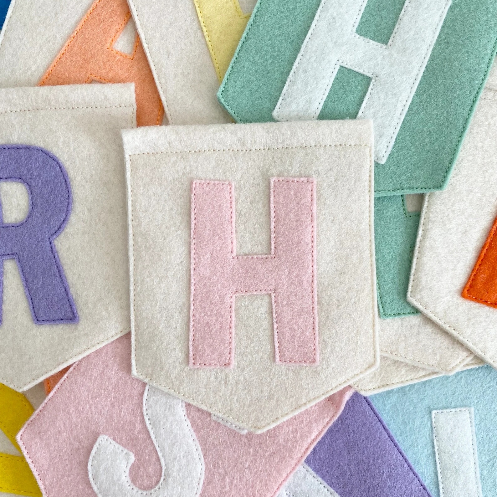Personalized Felt Letter Banne - Baby Nursery Garland 리뷰 및 가격