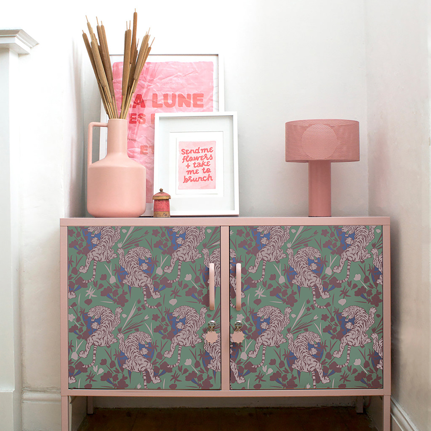 Woodland Tiger Peel and Stick  - Baby Nursery Peel And Stick Wallpaper 리뷰 및 가격