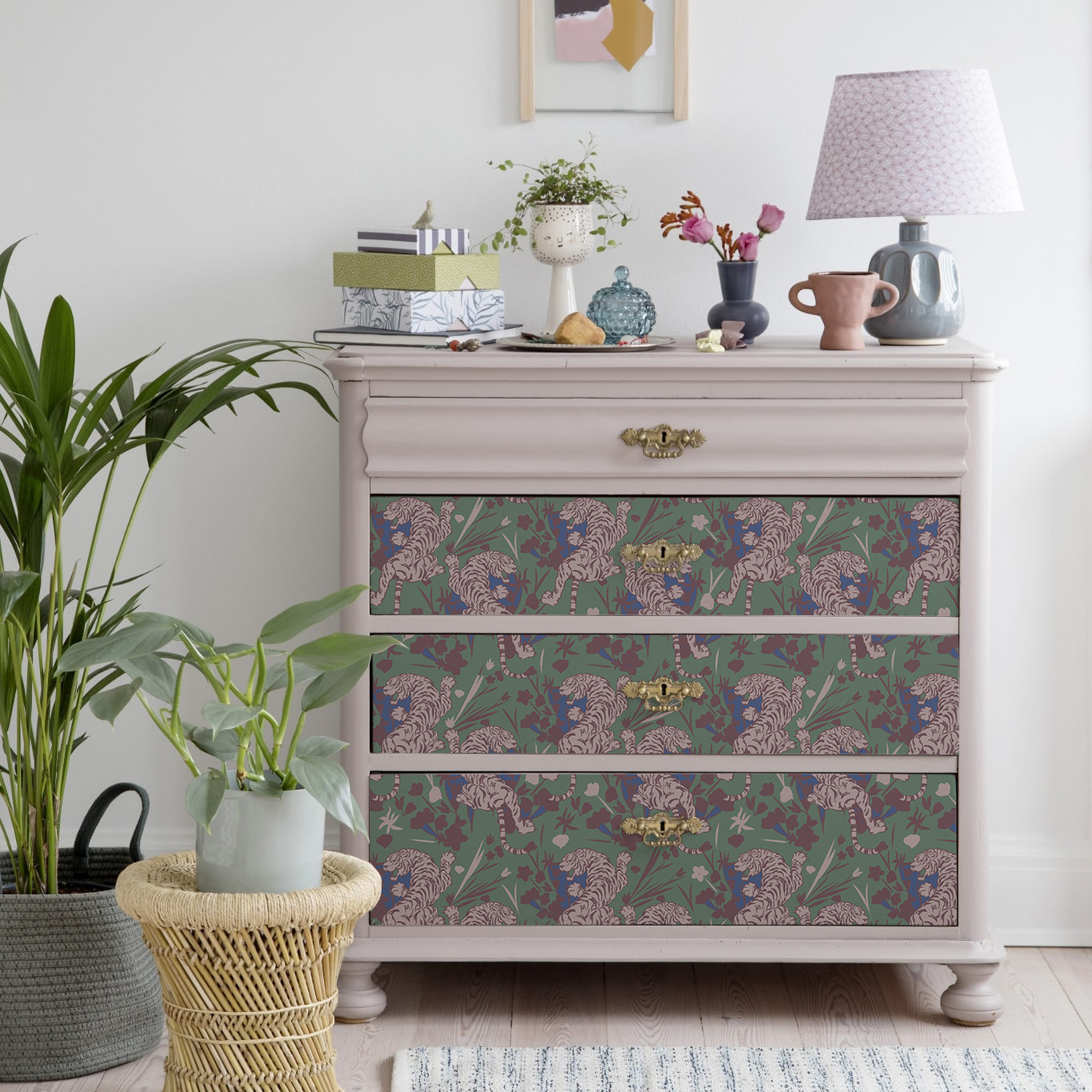 Woodland Tiger Peel and Stick  - Baby Nursery Peel And Stick Wallpaper 리뷰 및 가격