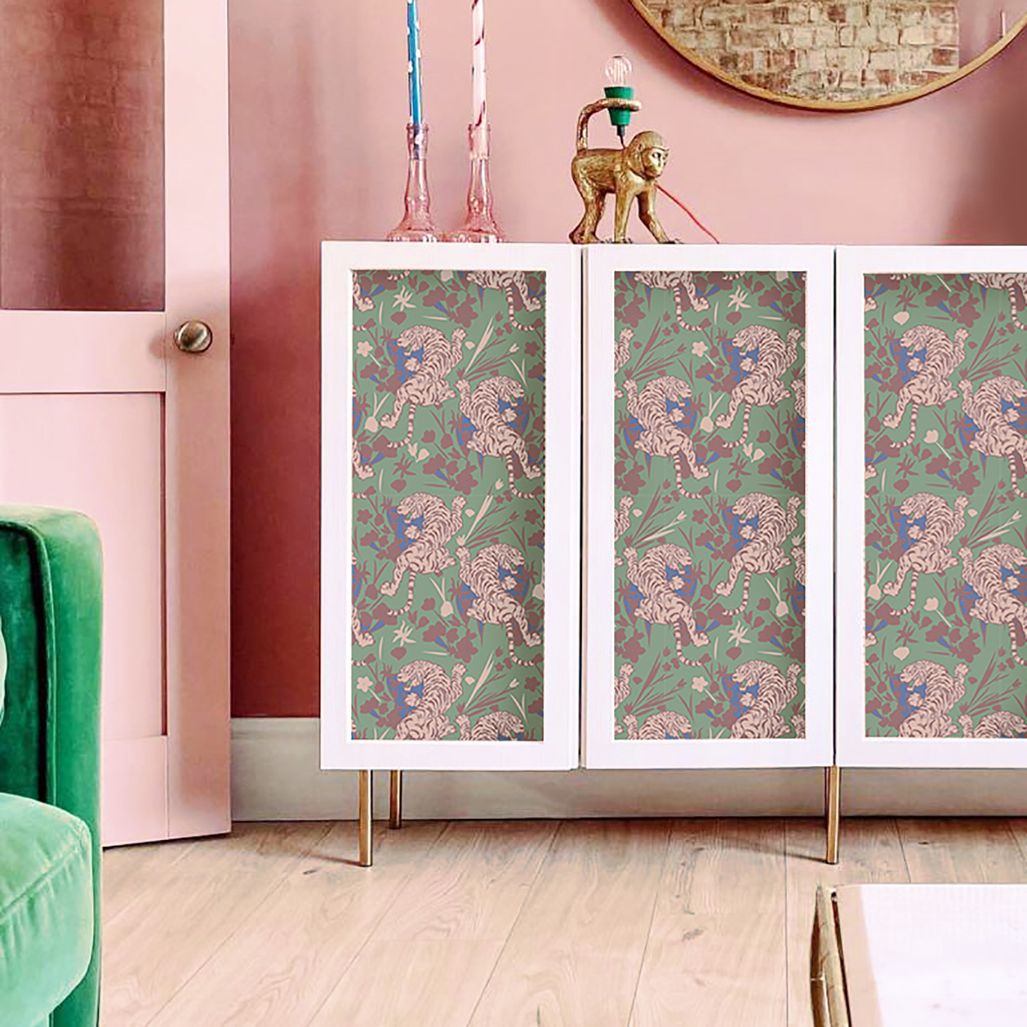 Woodland Tiger Peel and Stick  - Baby Nursery Peel And Stick Wallpaper 리뷰 및 가격